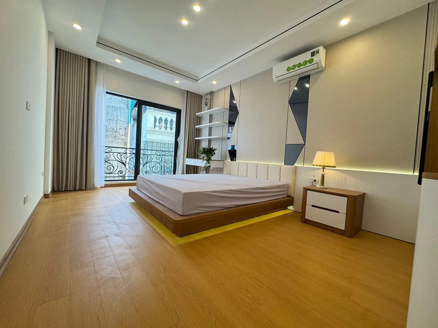 Bán nhà Khương Trung 7 tầng thang máy, sổ 33m², 4 phòng ngủ, 11 tỷ