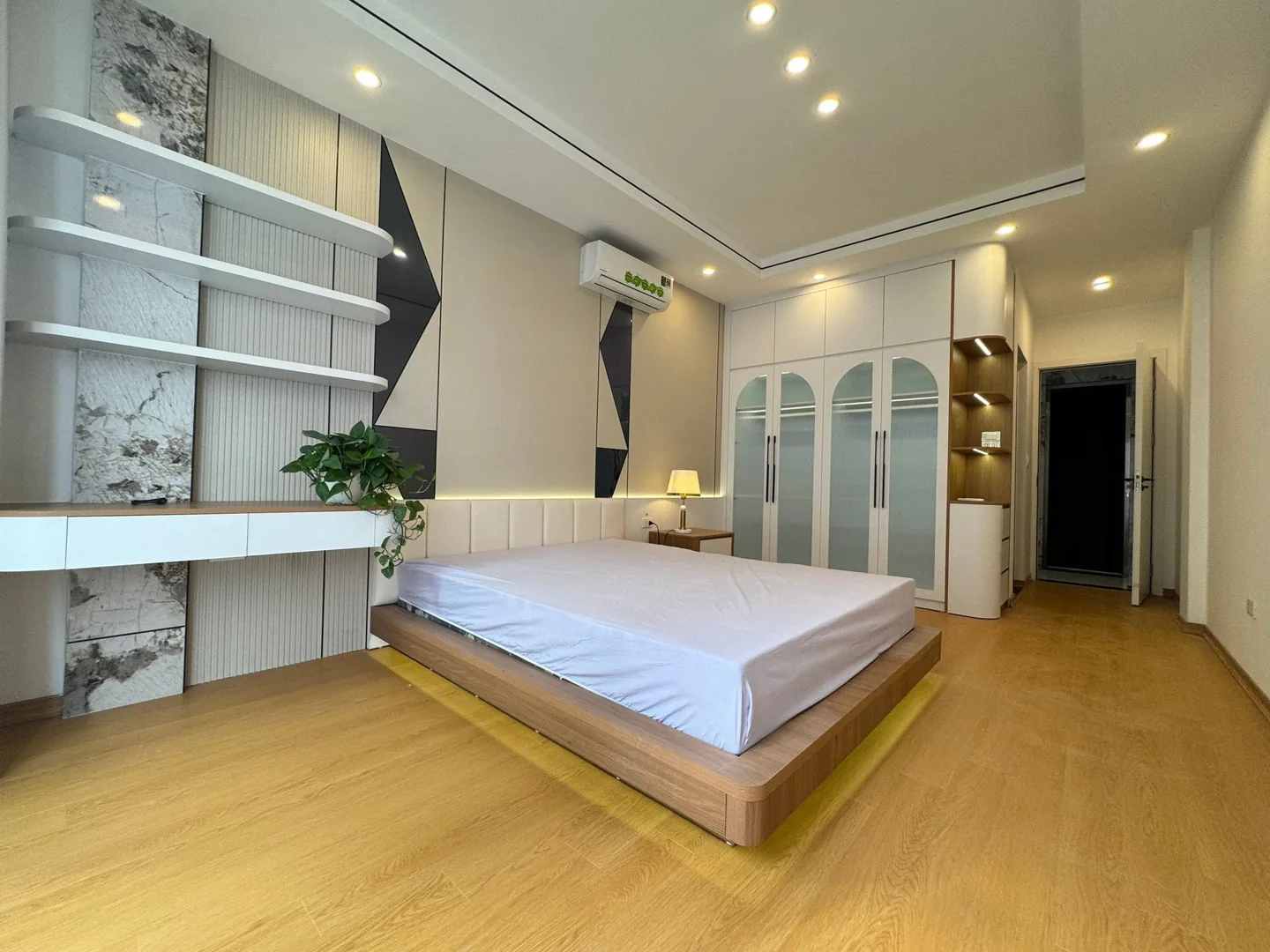 Bán nhà Khương Trung 7 tầng thang máy, sổ 33m², 4 phòng ngủ, 11 tỷ