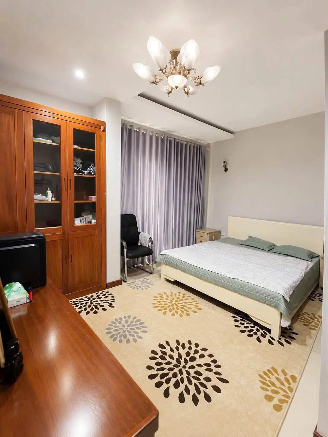 Bán nhà Trần Quốc Hoàn 90m², 7 tầng, gara ô tô, 41,5 tỷ