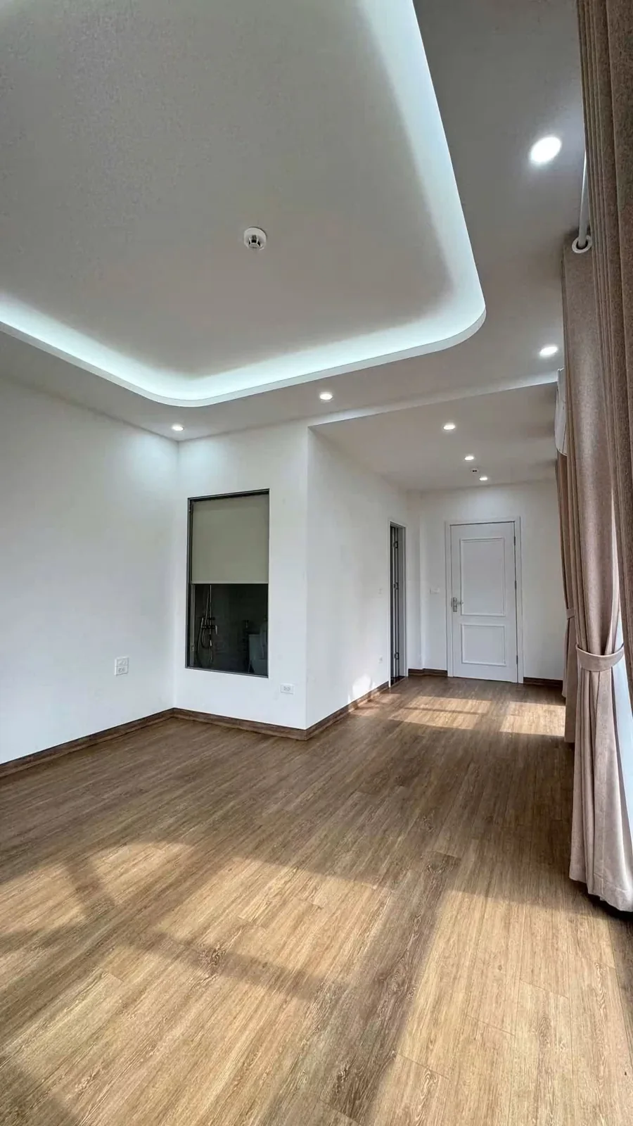 Bán nhà mặt phố Hoàng Văn Thái 49m², 7 tầng thang máy, lô góc, 36 tỷ