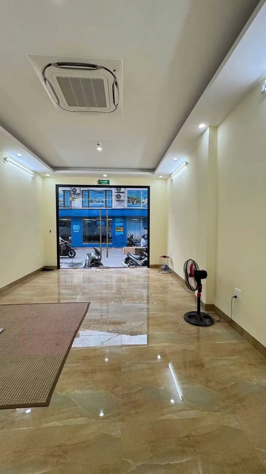 Bán nhà mặt phố Hoàng Văn Thái 49m², 7 tầng thang máy, lô góc, 36 tỷ