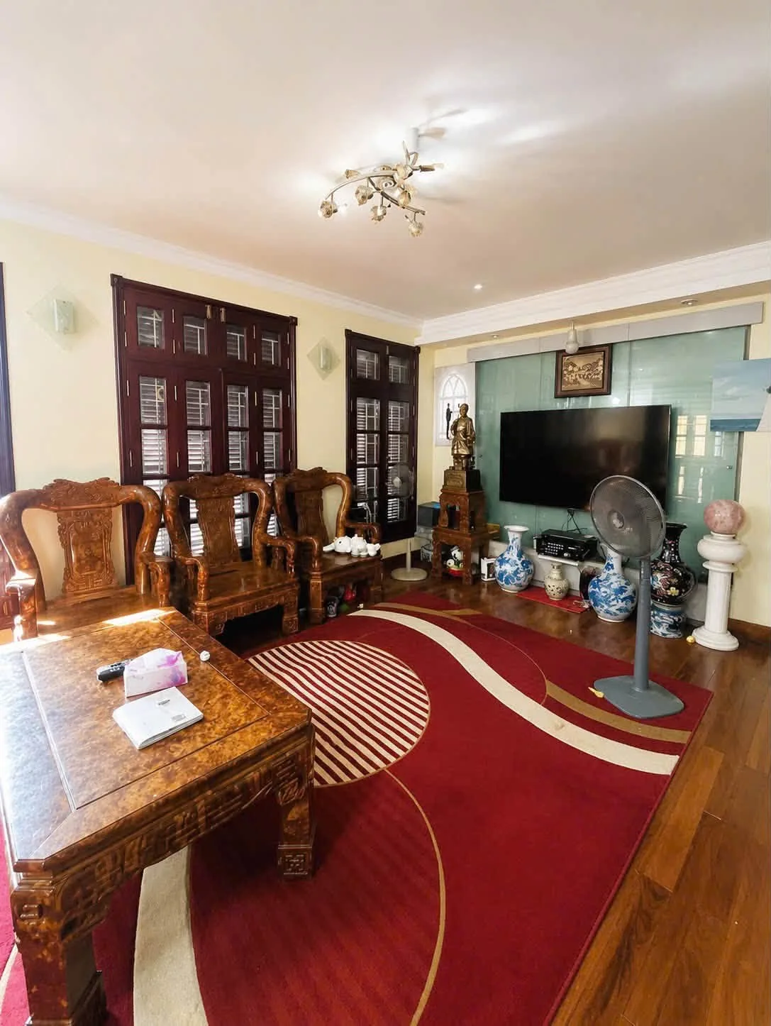 Bán nhà Trần Quốc Hoàn 90m², 7 tầng, gara ô tô, 41,5 tỷ